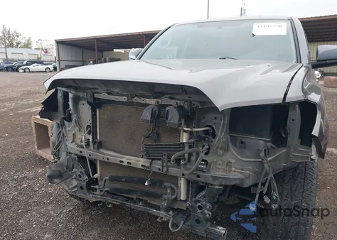 2017 Toyota Tacoma Sr V6 z USA, uszkodzony, nr VIN 5TFCZ5ANXHX068285